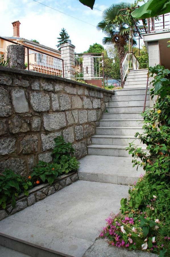 Studio Apartman Ziganto Ičići Exterior foto
